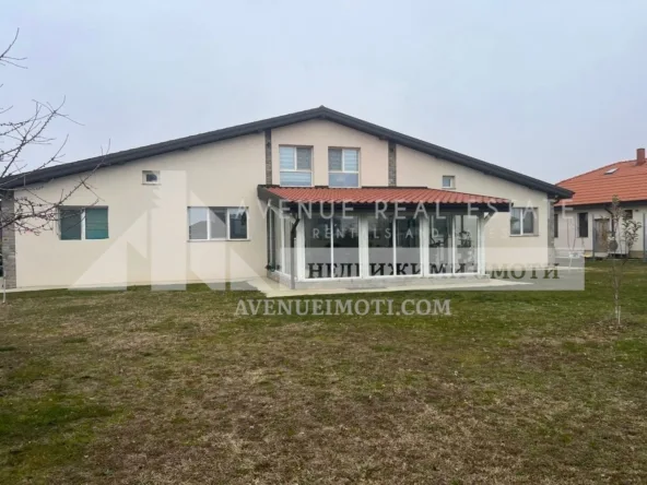 Продава Къща, Прослав Пловдив, 780000€, 1200 м²