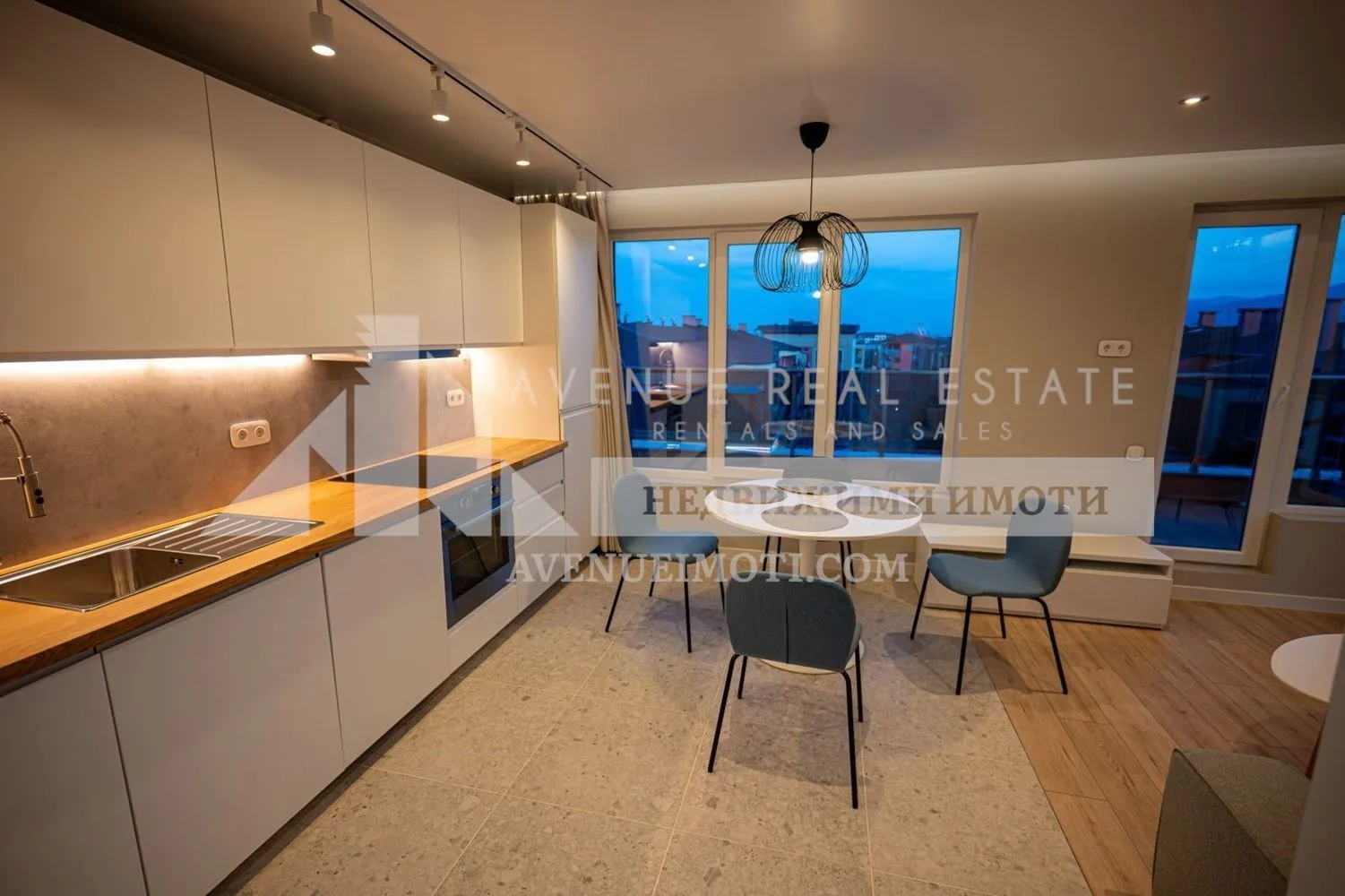 Продава 2-стаен, Южен Пловдив, 149000€, 71 м²
