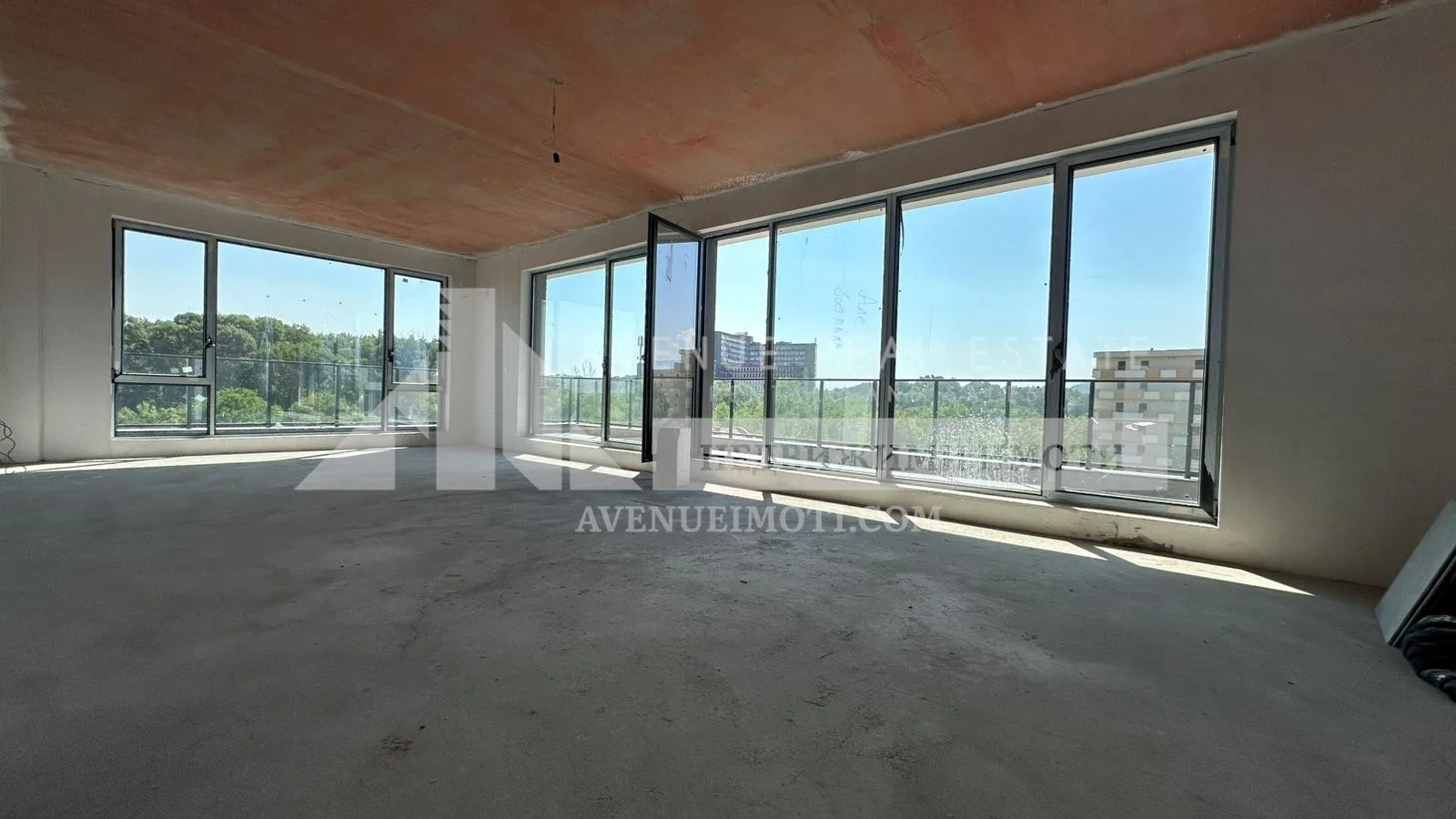 Тристаен апартамент пред Акт 16, кв. Кършияка, Пловдив, 203 м²